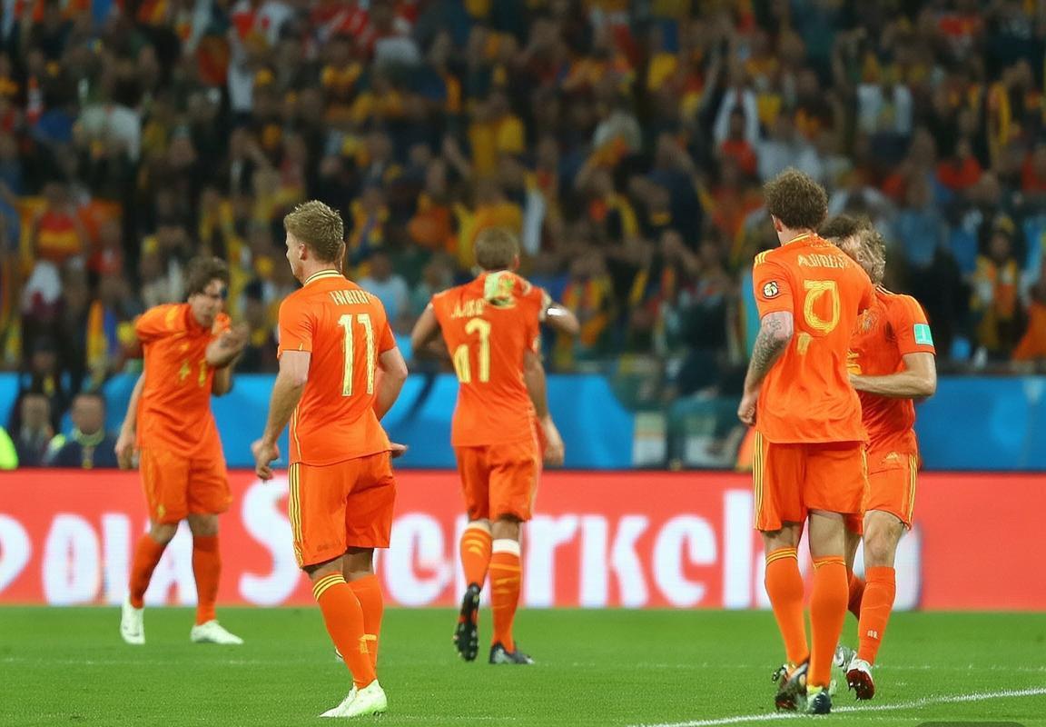 2014世界杯：荷兰5-1逆转西班牙 传奇逆转之战(图1)