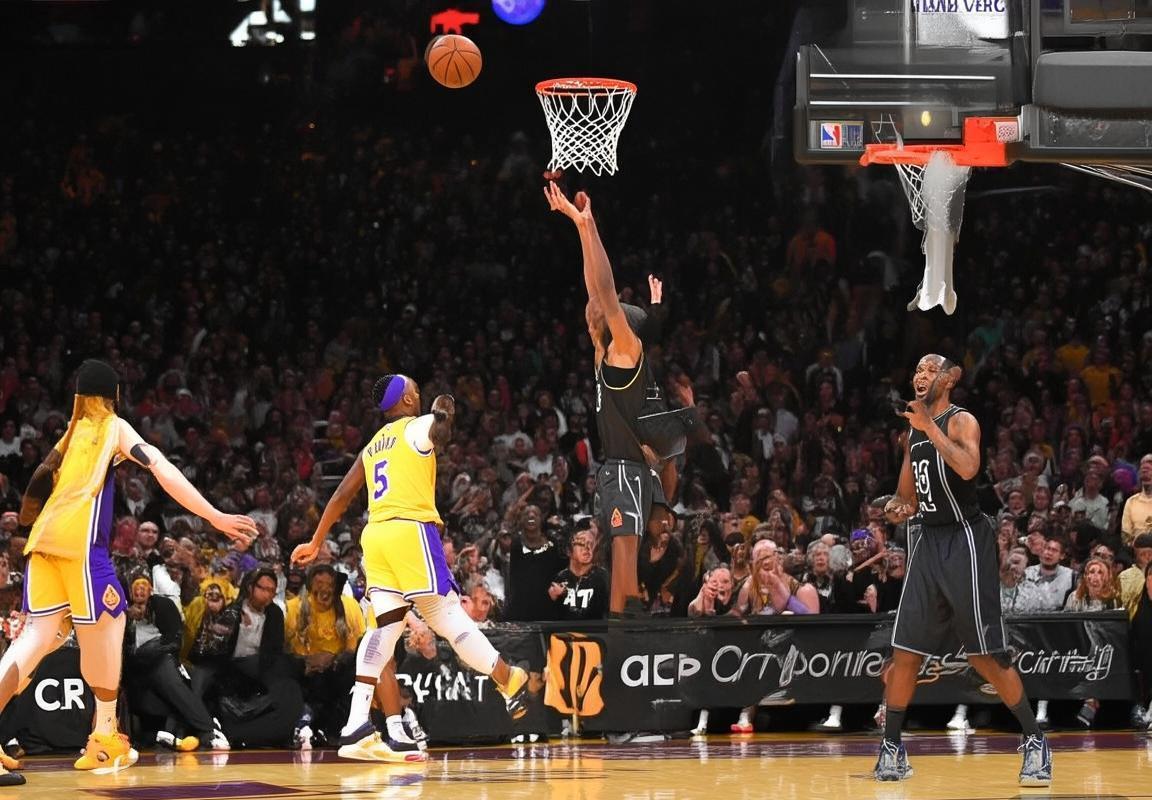 2018年NBA巅峰对决：洛瑞德罗赞率猛龙激战湖人精彩回顾(图3)